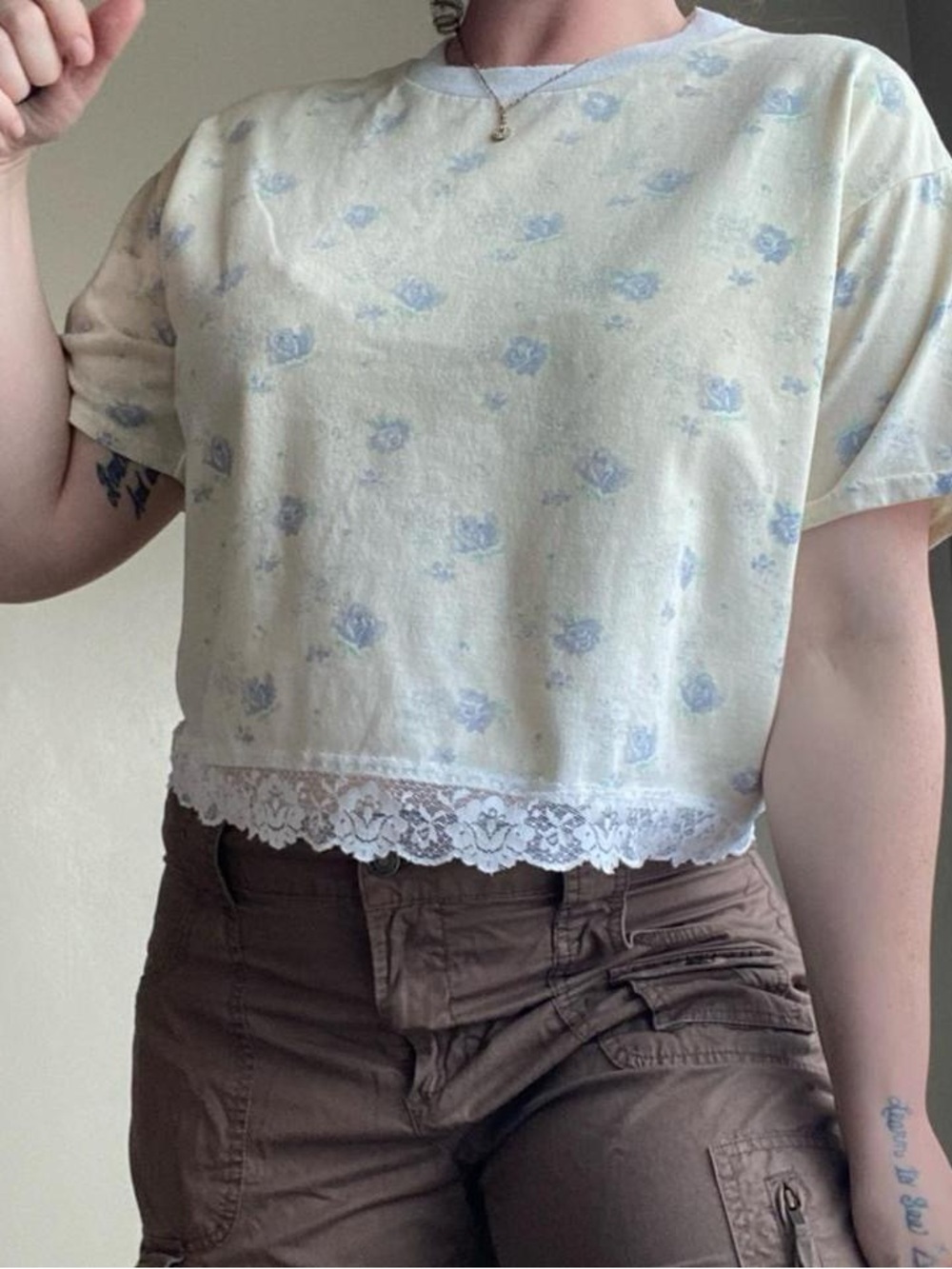 Vintage pale yellow boxy floral tee - Picture 7 of 10